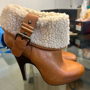 Dolce Vita Sexy Military Sherpa fur boots 8.5 BNWT